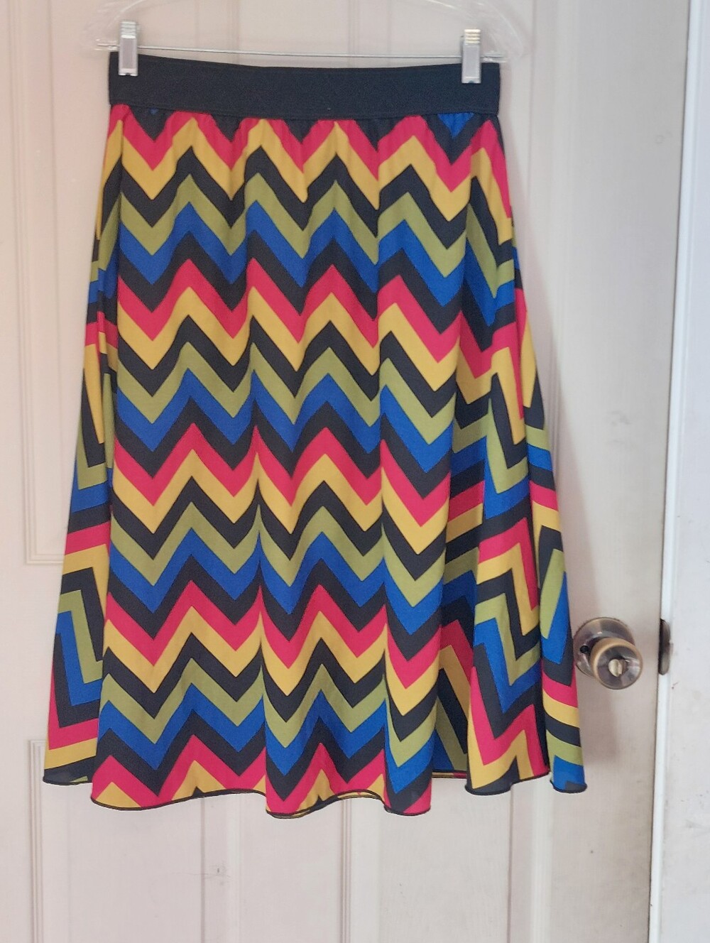 LulaRoe Vibrant Multicolor Chevron Striped Lined Lola Skirt Size M